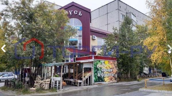 Фото торгового или бизнес-центра Нежилое здание 472,8 м², Земля 400 м², Сургут (ул.Быстринская 20А)